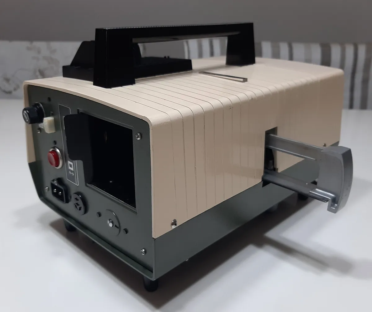Mini Projetor LED 4K Portátil